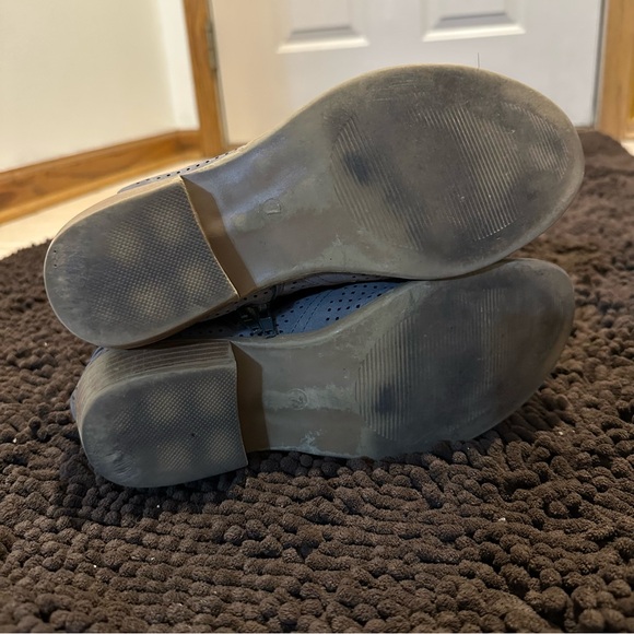 JustFab Breathable Gray Booties - Picture 4 of 5